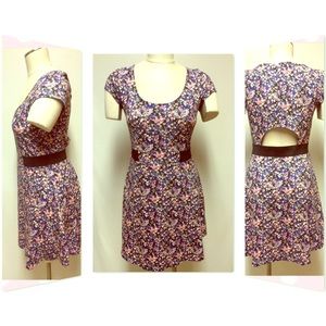 NWOT! Floral print dress with back cut out - AEO